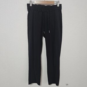 Lululemon Athletica cropped pants size 2